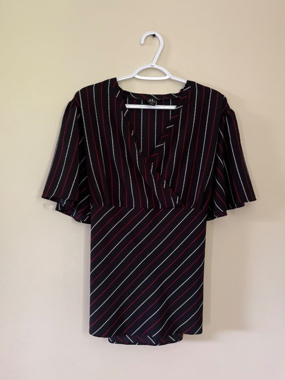 JL Jennifer Lloyd Womens XLarge Black Blouse White Red Stripes Batwing Sleeves